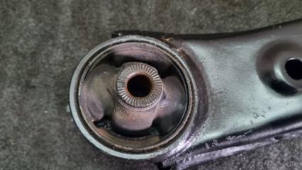 Рычаг правый передний Hyundai Grand Starex TQ D4CB 545004H000 3 ракурс Рычаг правый передний Hyundai Grand Starex TQ D4CB 545004H000 3 ракурс