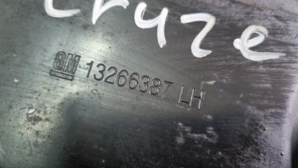 Крепление балки подвески Chevrolet Cruze J300 F18D4 13266387, 13266388 2 ракурс