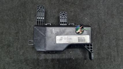 Блок предохранителей правый Hyundai Grand Starex TQ D4CB 914004H253, 919504H610 2 ракурс