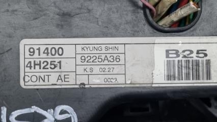 Блок предохранителей правый Hyundai Grand Starex TQ D4CB 914004H251, 919504H610 3 ракурс
