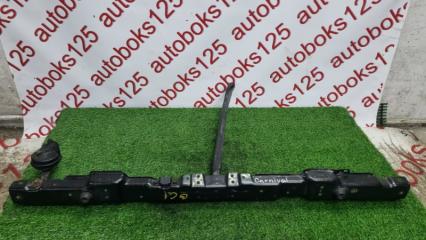 Рамка радиатора Kia Carnival VQ D4HB 641504D000 1 ракурс