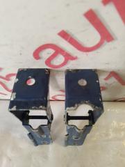 Крепление капота Hyundai Porter D4CB 3 ракурс
