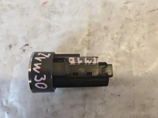 Фото запчасти кнопка старта Toyota Prius 2010 контрактная запчасть Запчасть кнопка старта Toyota Prius 2010