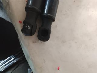 Амортизатор двери Hyundai Grand Starex TQ D4CB 817704H000 4 ракурс