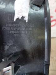 Консоль кпп Chevrolet Cruze J300 F18D4 95940933, 95940930 5 ракурс Консоль кпп Chevrolet Cruze J300 F18D4 95940933, 95940930 5 ракурс