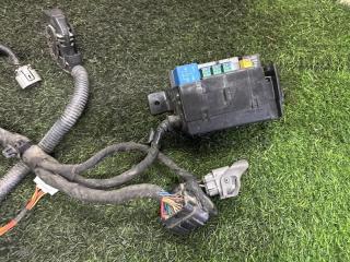 Проводка под капотом Kia Sorento BL D4CB 912023E201 2 ракурс