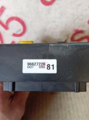 Блок предохранителей DAEWOO WINSTORM KLAC Z20S 96627220 3 ракурс