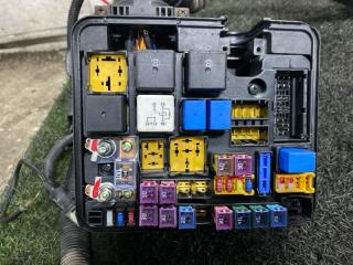 Блок предохранителей Kia Bongo PU J3 2 ракурс