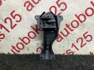 Замок капота Kia Sorento BL D4CB 811303E000 2 ракурс