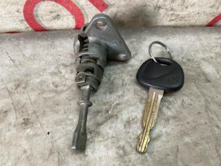Замок двери передний HYUNDAI Grand Starex TQ D4CB 819704HA00 3 ракурс