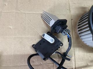 Мотор печки Kia Sorento BL D4CB B308830230, A0540222C, B302234281, B400730710C1 4 ракурс Мотор печки Kia Sorento BL D4CB B308830230, A0540222C, B302234281, B400730710C1 4 ракурс