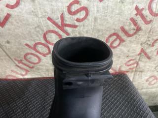 Патрубок воздушного фильтра Kia Mohave HM D6EA 282102J050 5 ракурс