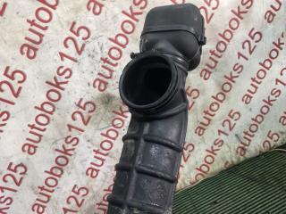 Патрубок воздушного фильтра Hyundai Porter D4CB 281384F050 3 ракурс