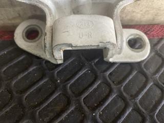 Петля дверная правая передняя Kia Bongo PU J3 2 ракурс Петля дверная правая передняя Kia Bongo PU J3 2 ракурс