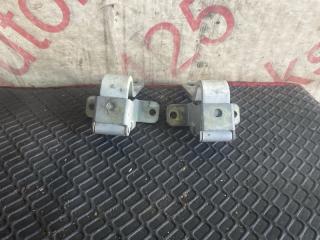 Крепление капота Hyundai Porter D4CB 1 ракурс Крепление капота Hyundai Porter D4CB 1 ракурс