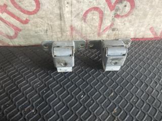Крепление капота Hyundai Porter D4CB 2 ракурс Крепление капота Hyundai Porter D4CB 2 ракурс