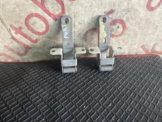 Крепление капота Hyundai Porter D4CB 3 ракурс Крепление капота Hyundai Porter D4CB 3 ракурс