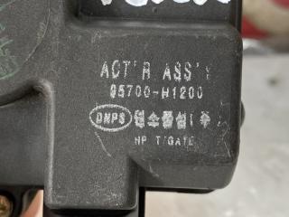 Замок багажника Hyundai Terracan HP J3 95700H1200 4 ракурс