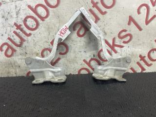 Крепление капота Kia Mohave HM D6EA 1 ракурс Крепление капота Kia Mohave HM D6EA 1 ракурс
