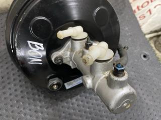 Главный тормозной цилиндр Kia Bongo PU J3 328004E000, 585004E000, 586104E000 4 ракурс