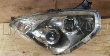 Запчасть стекло фары правое Toyota Wish 2005-2009 рест.