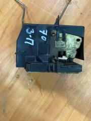 Замок боковой двери задний правый Renault Symbol 2004