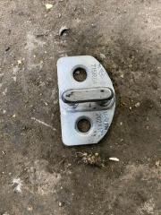 Запчасть ответная часть (скоба) замка двери передняя левая Renault Logan 2 2014