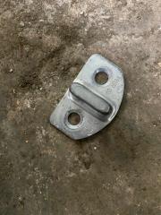 Запчасть ответная часть (скоба) замка двери передняя правая Renault Logan 2 2014