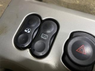 Запчасть кнопка обогрева заднего стекла Renault Logan 2012
