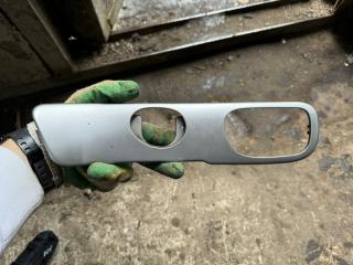 Фото запчасти накладка внутренней ручки двери передняя правая Chevrolet Rezzo 2006 Б/У запчасть Запчасть накладка внутренней ручки двери передняя правая Chevrolet Rezzo 2006