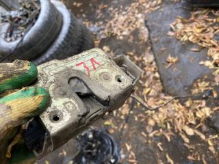 Замок боковой двери задний левый Renault Symbol 2002