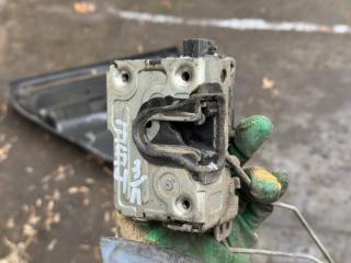 Замок боковой двери задний правый Renault Logan 2012