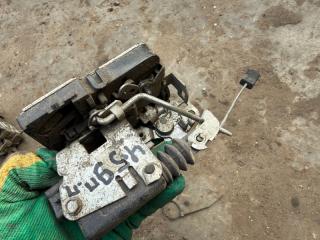 Замок боковой двери передний правый Renault Logan 2011