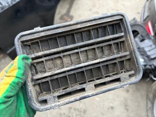 Запчасть решетка вентиляции багажника BMW X5 2009