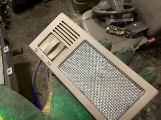 Запчасть плафон подсветки салона Chery Fora A21 2007