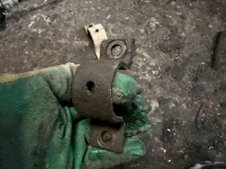 Запчасть крепление стабилизатора переднее Chery Fora A21 2007