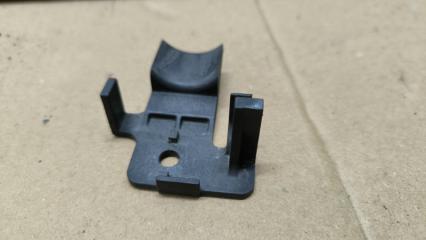 Кронштейн радиатора кондиционера передний правый XE 2015 X760 204DTD