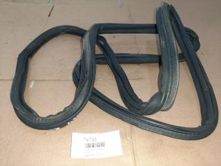 Уплотнитель дверного проема задний citroen DS4 Б/У Уплотнитель дверного проема задний citroen DS4