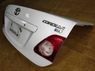 Крышка багажника toyota corolla ZRE151 Крышка багажника toyota corolla ZRE151