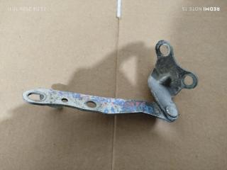 Запчасть петля капота передняя правая toyota crown