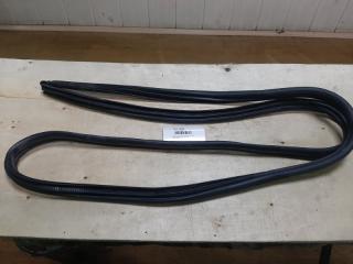 Уплотнитель дверного проема задний правый toyota corolla 2016 Б/У Уплотнитель дверного проема задний правый toyota corolla 2016