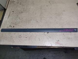 Молдинг двери передний правый toyota Raum