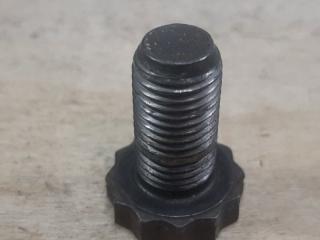 Фото запчасти болт маховика volvo S60 Б/У запчасть Запчасть болт маховика volvo S60