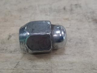 Запчасть гайка колеса HYUNDAI Grandeur