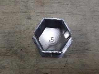 Запчасть колпачок гайки колеса PEUGEOT 3008