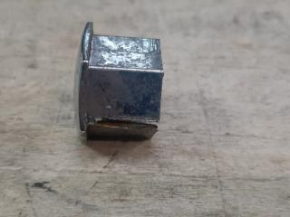 Запчасть колпачок гайки колеса PEUGEOT 3008