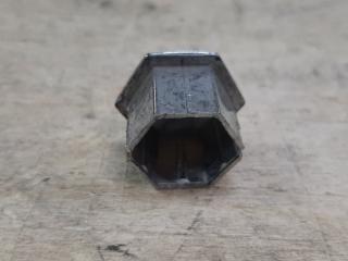 Запчасть колпачок гайки колеса PEUGEOT 3008