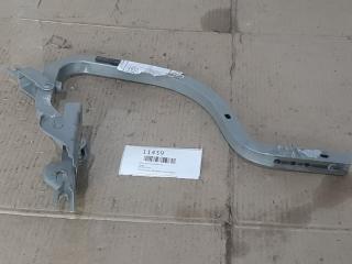 Запчасть петля крышки багажника задняя левая toyota