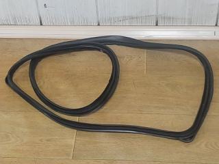 Уплотнитель дверного проема задний левый Mazda 3 2010 BL LF