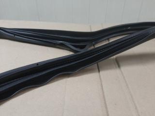 Уплотнитель дверного проема задний левый Mazda 3 2010 BL LF